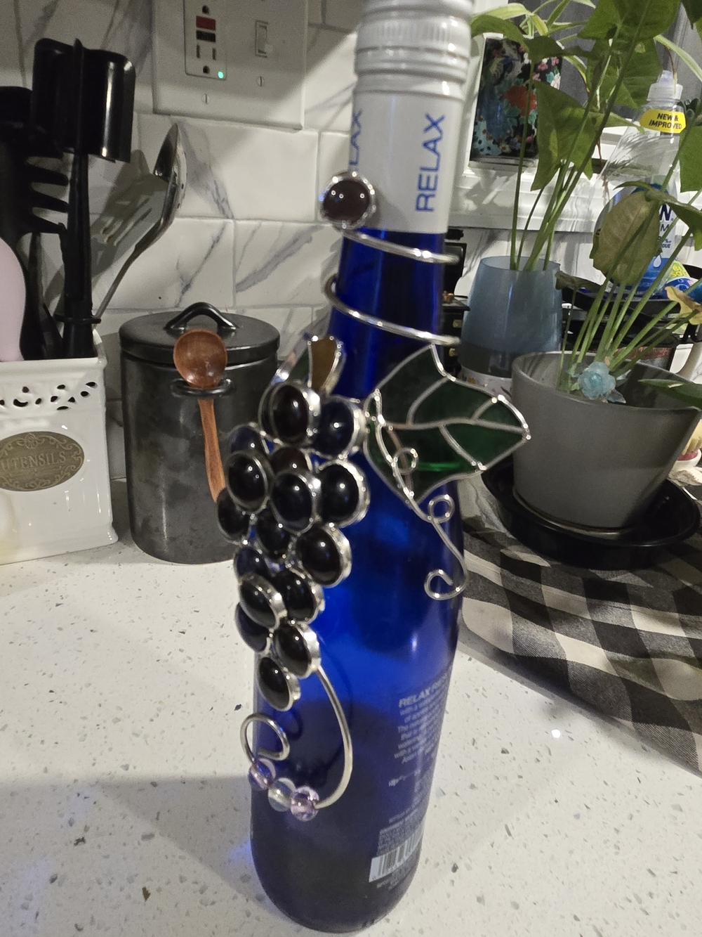 Stained Glass and Wire Grape Bunch Wine Bottle Topper - Picture 8 of 8